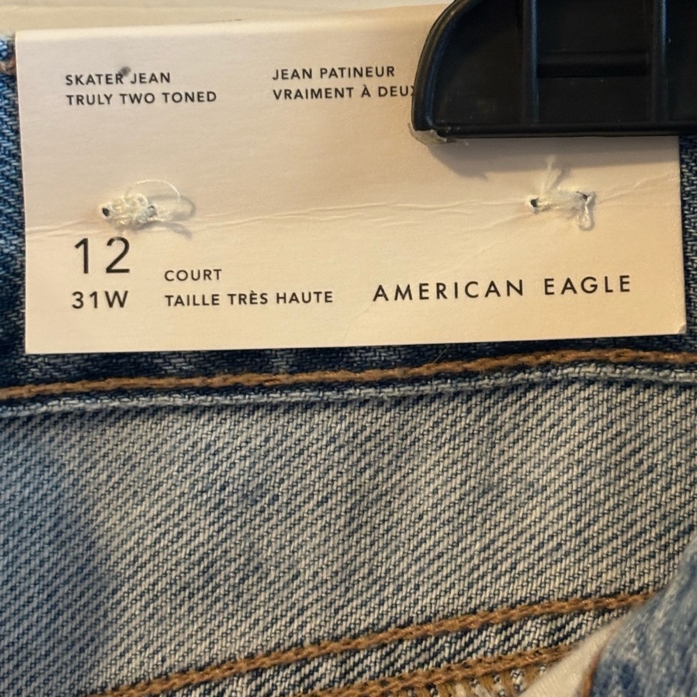 American Eagle Truly Two Toned Skater Jean Light Blue Distressed Sz 12 Short - Picture 6 of 14